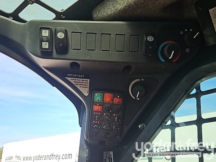 2023-deere-317g-image-30