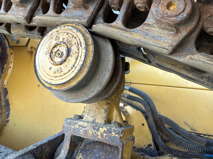 2016-caterpillar-d6n-lgp-image-40