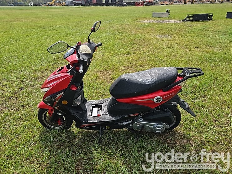 49cc-scooter-(non-runner)(sold-for-parts-only---has-no-title)-image-2