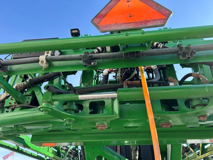 2015-john-deere-r4030-image-22