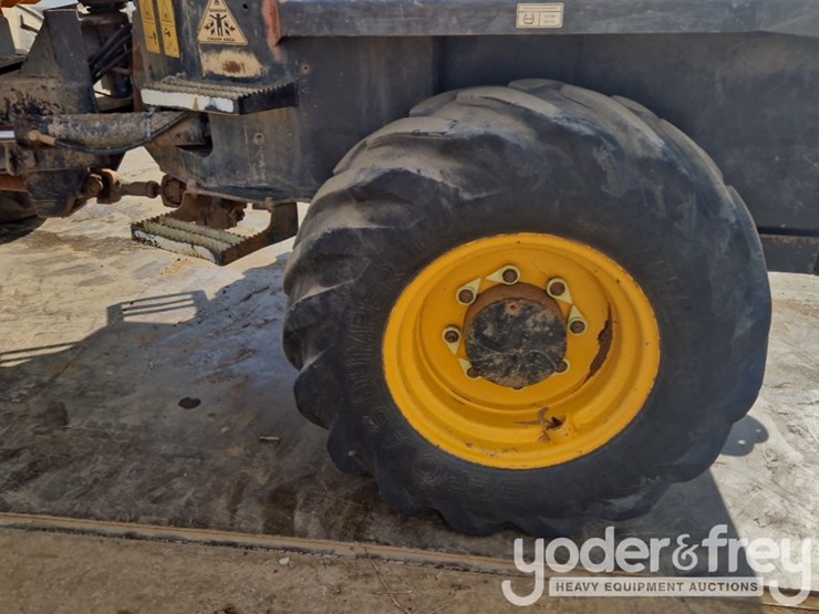 2015-jcb-6tst-image-13