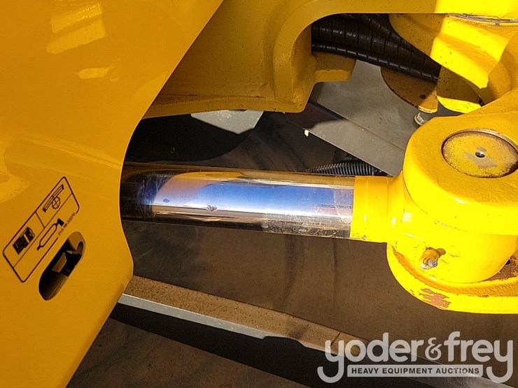 2024-komatsu-pc55mr-image-23