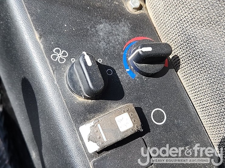 2013-prinoth-panther-t8-image-32