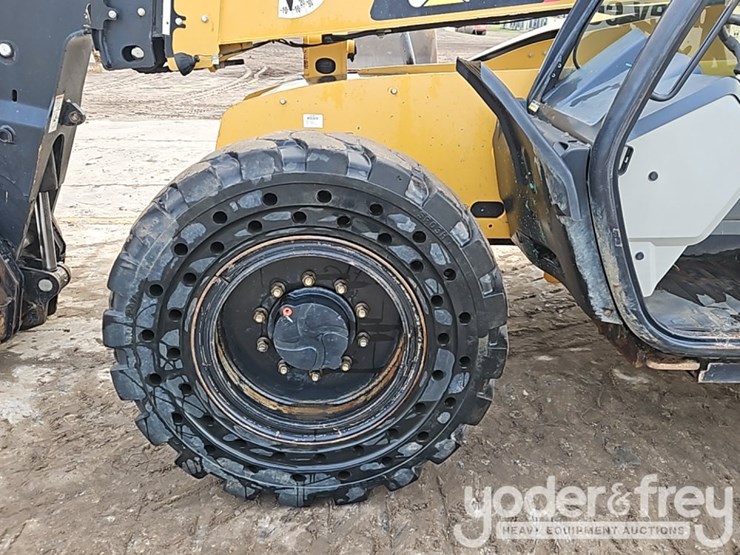 2017-caterpillar-tl642d-image-15