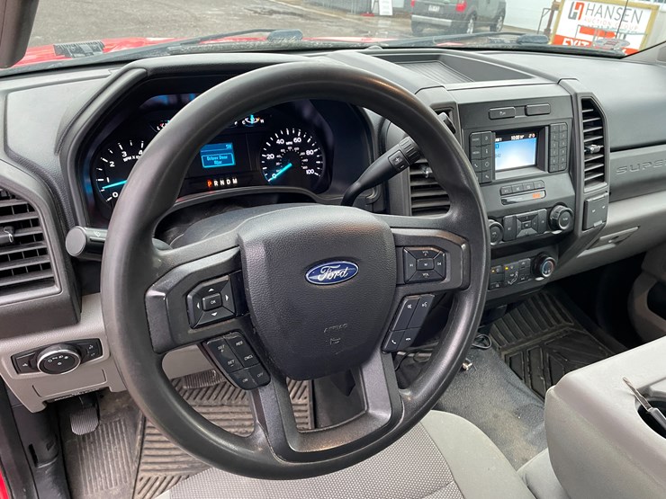 2021-ford-f350-xl-image-44