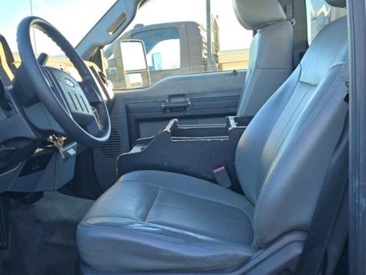 2012-ford-f550-image-28