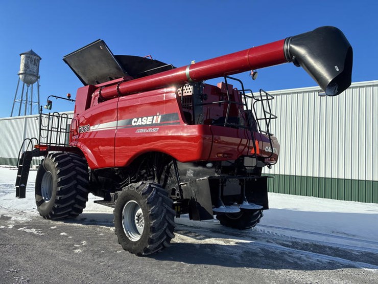 2010-case-ih-6088-image-6