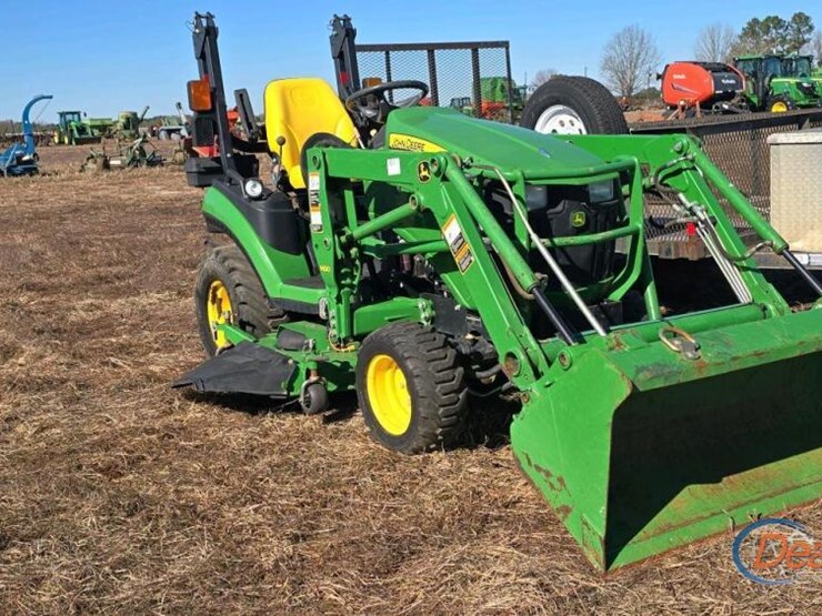 2016-john-deere-1025r-image-3