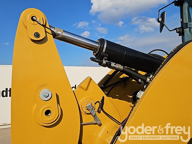 2026-caterpillar-930-image-16