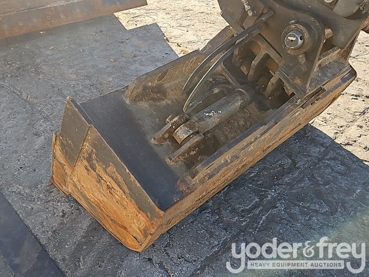 2016-volvo-ew180e-image-15