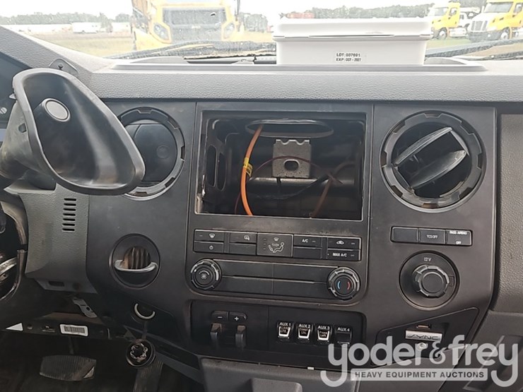 2016-ford-f550-image-36