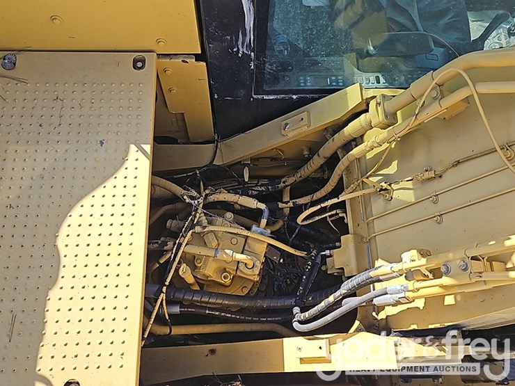 2017-caterpillar-330fl-image-20