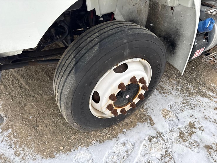 2018-international-durastar-4300-image-11