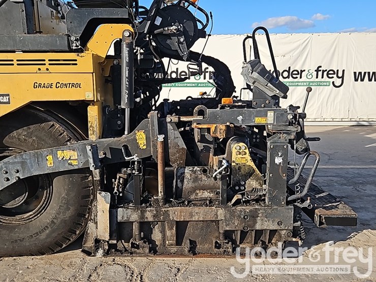 2017-caterpillar-ap-1000f-image-16