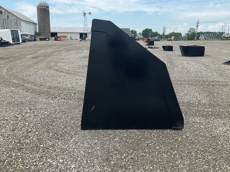 #1376-•-unused-kc-oversized-qt-light-material-bucket-image-2