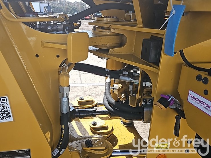 2026-caterpillar-926-image-16