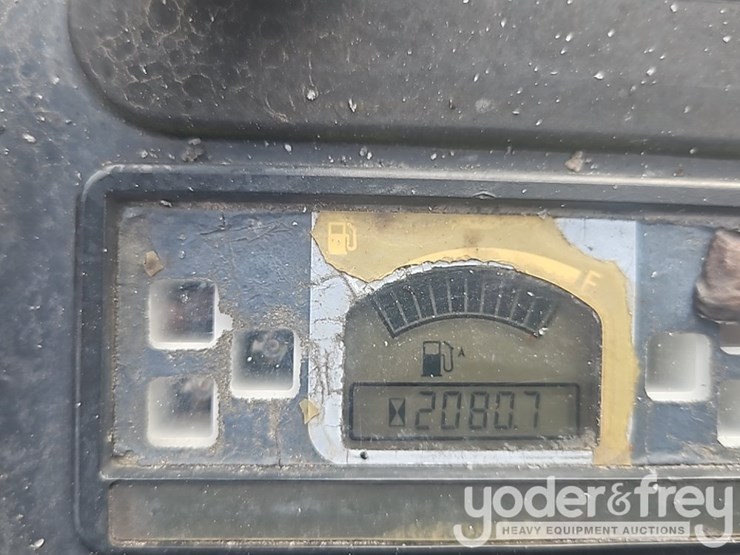 2018-deere-17g-image-40