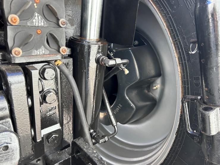 2009-case-ih-magnum-335-image-70