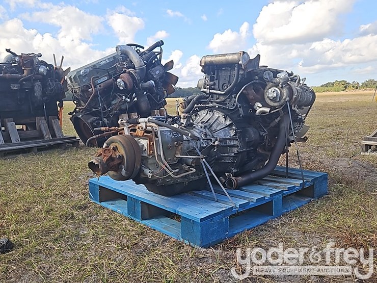 izuzu-4hk1tc-engine,-c/w-asian-transmission-take-out-core-image-4