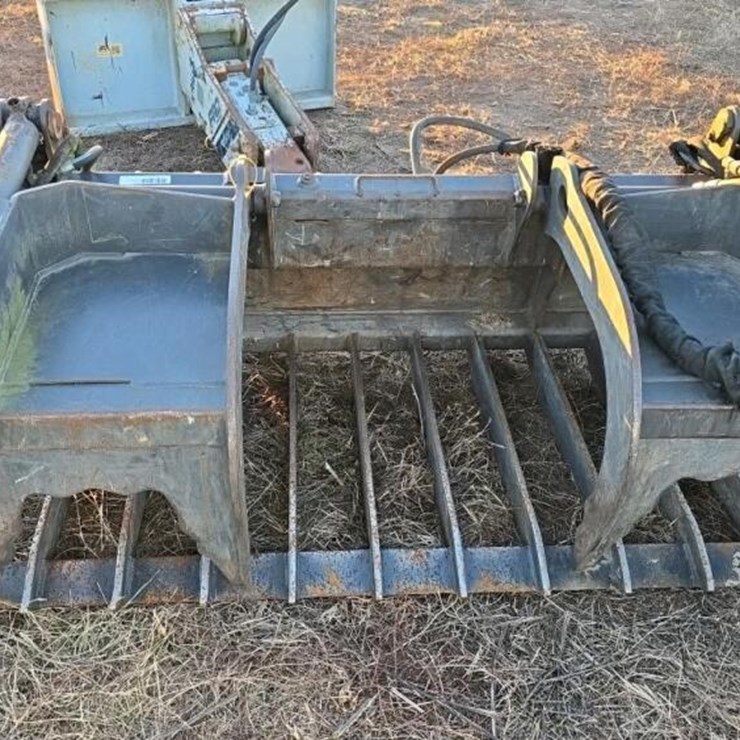 BOBCAT GRAPPLE BUCKET