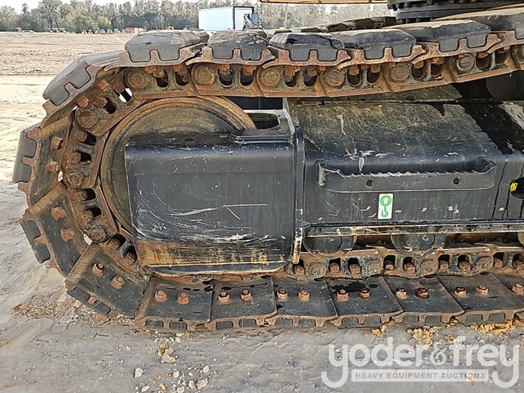 2021-caterpillar-325-image-22