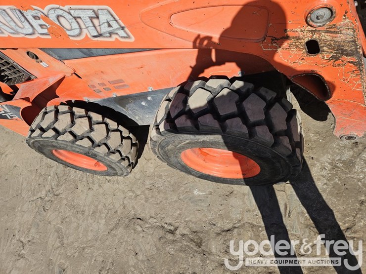 2015-kubota-ssv75-image-12