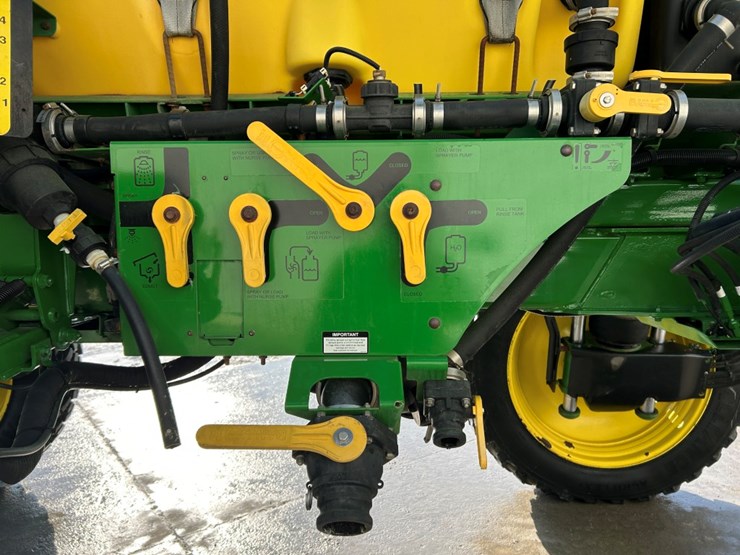 2015-john-deere-r4030-image-88