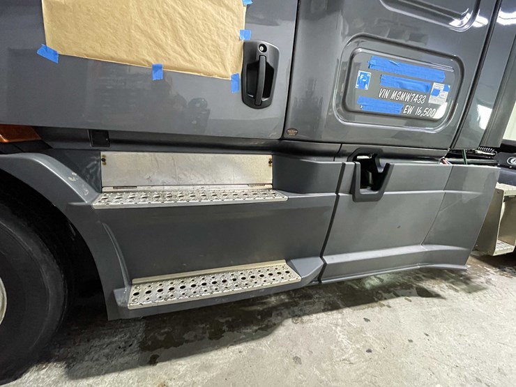 #6225-•-2021-freightliner-cascadia-semi-truck-(title-in-delay)-image-10