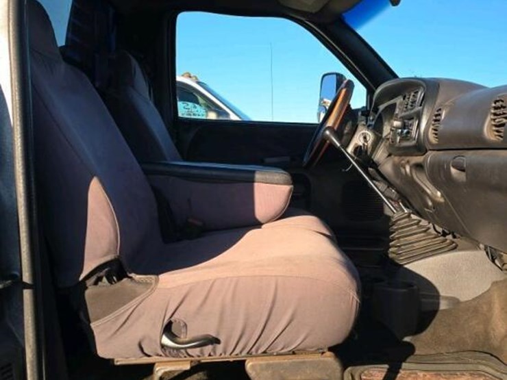 2001-dodge-4wd-flatbed-truck,-s/n-3b7kf26631m286813:-5.9l-diesel,-5-sp.,-tool-box,-5th-wheel-hitch,-odometer-shows-288k-mi.-image-7