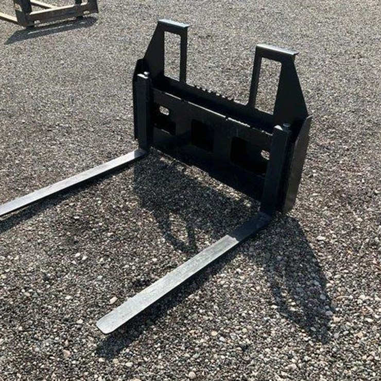 #1363 • Unused KC 42"in Skid Steer Forks