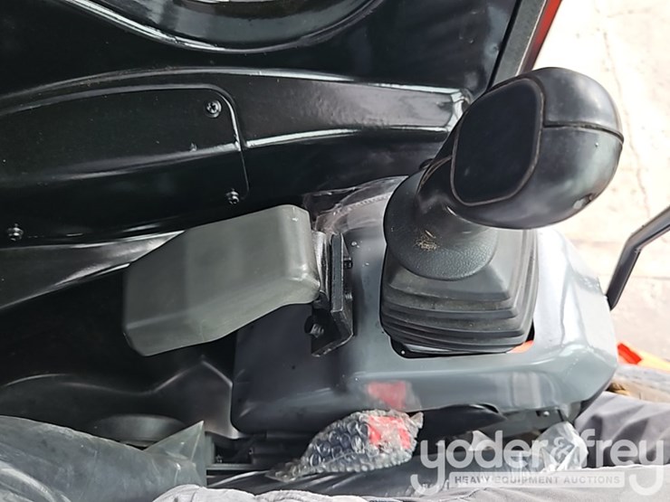 2012-kubota-kx161-image-33