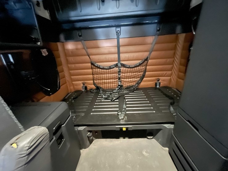 #6224-•-2022-freightliner-cascadia-semi-truck-(title-in-delay)-image-96