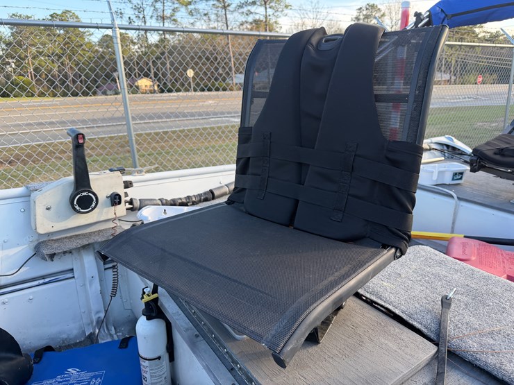 #27-•-#5193-•-12’-welded-aluminum-boat-with-johnson-50vro-motor-and-minn-kota-trolling-motor-on-trailer-image-6