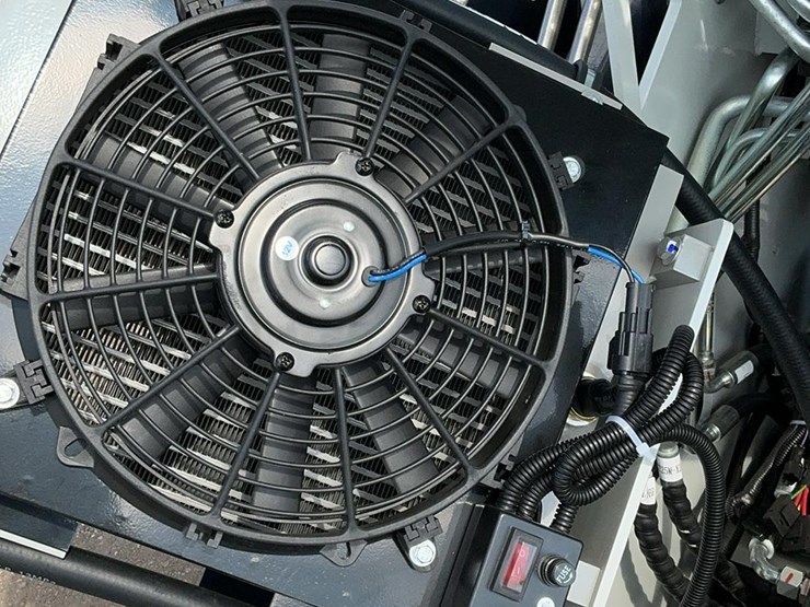 #1006-•-unused-2025-bttl-st25m-6-mini-skid-loader-image-17