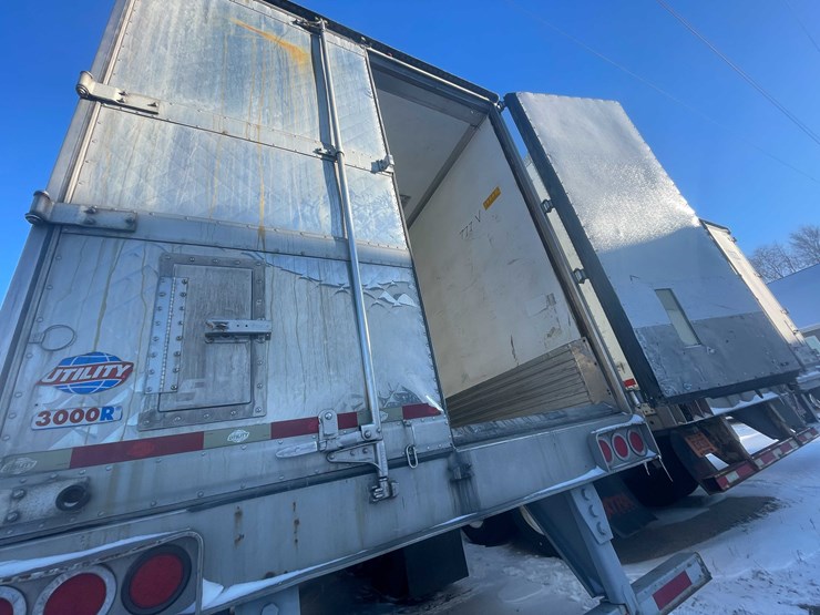 2010-utility-reefer-image-42