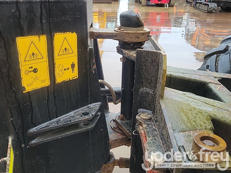 2017-jcb-9tft-image-28