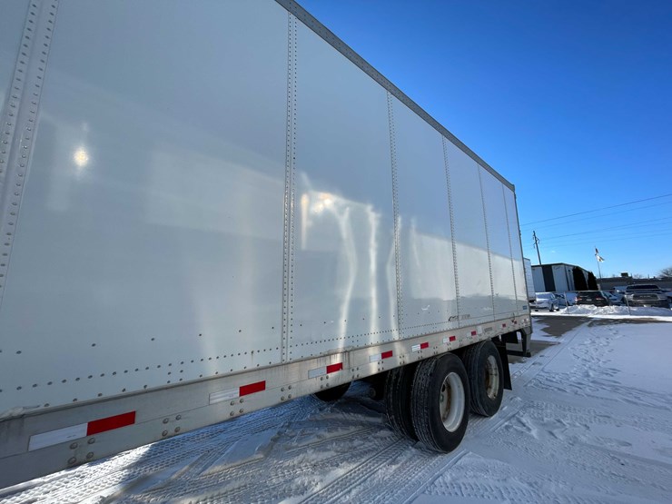 2019-stoughton-trailer-image-5