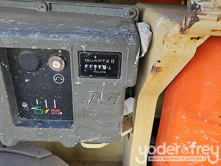 2016-jlg-1930es-image-16