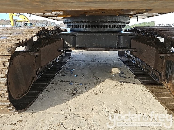 2019-caterpillar-352fl-image-34