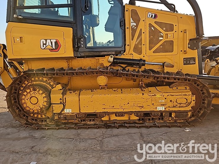 2022-caterpillar-d1-image-14