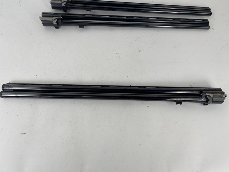 #17-•-#1459-•-perazzi-model-mx5c-3-barrel-set-over-/-under-shotgun-12,-20,-and-28-ga-image-11