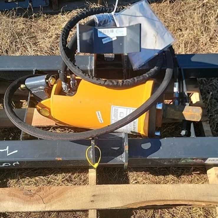 WOLVERING AUGER, S/N ZW-04423 W/ 2 BITS FOR SKID STEER