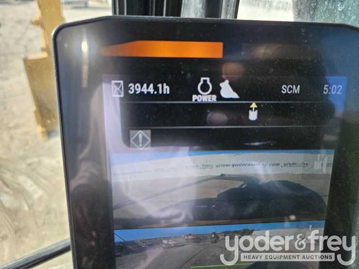 2020-caterpillar-320-image-46