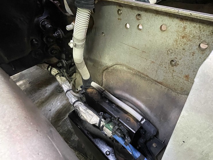 #6227-•-2018-freightliner-cascadia-day-cab-semi-truck-(title-in-delay)-image-31