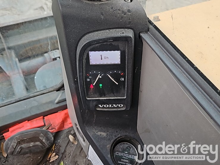 2020-volvo-ecr88d-image-39