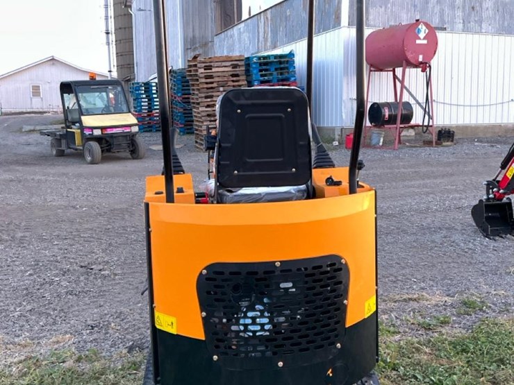 #1209-•-unused-future-ft15-mini-excavator-image-4