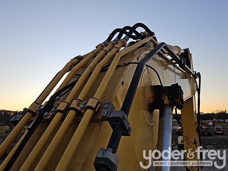 2021-komatsu-pc360-lc-11-image-31