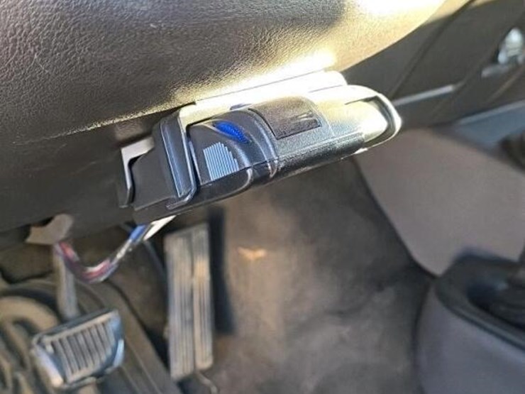 2001-dodge-4wd-flatbed-truck,-s/n-3b7kf26631m286813:-5.9l-diesel,-5-sp.,-tool-box,-5th-wheel-hitch,-odometer-shows-288k-mi.-image-25