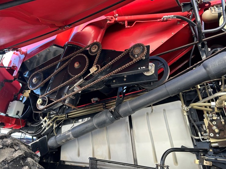 2007-case-ih-7010-image-68