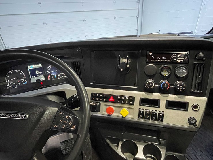 #6225-•-2021-freightliner-cascadia-semi-truck-(title-in-delay)-image-76